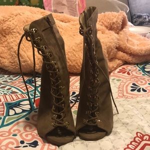 They are a size 6 Never worn .. Cleaning it my shoe. Closet .